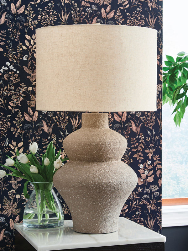 Jossleigh - Lámpara de mesa de metal - Beige