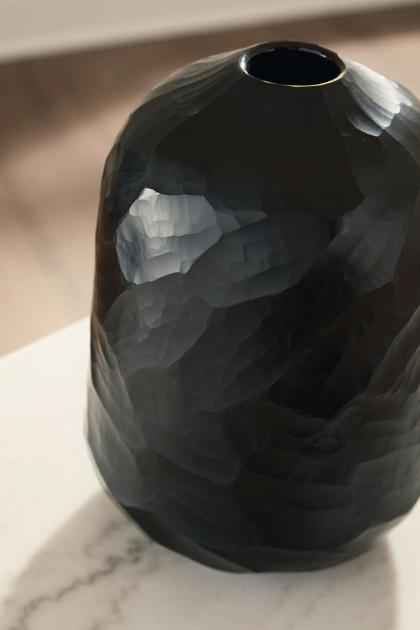 Ryanford - Vase #8''wx8''dx10''h