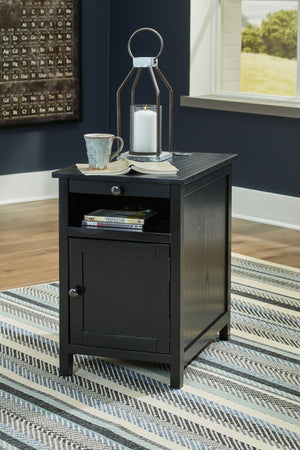 Treytown - Chair Side End Table #black