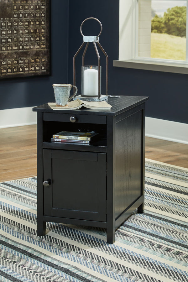 Treytown - Chair Side End Table #black