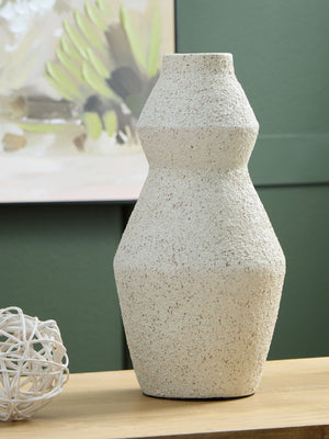 Dawthorne - Vase #7"wx7"dx13"h