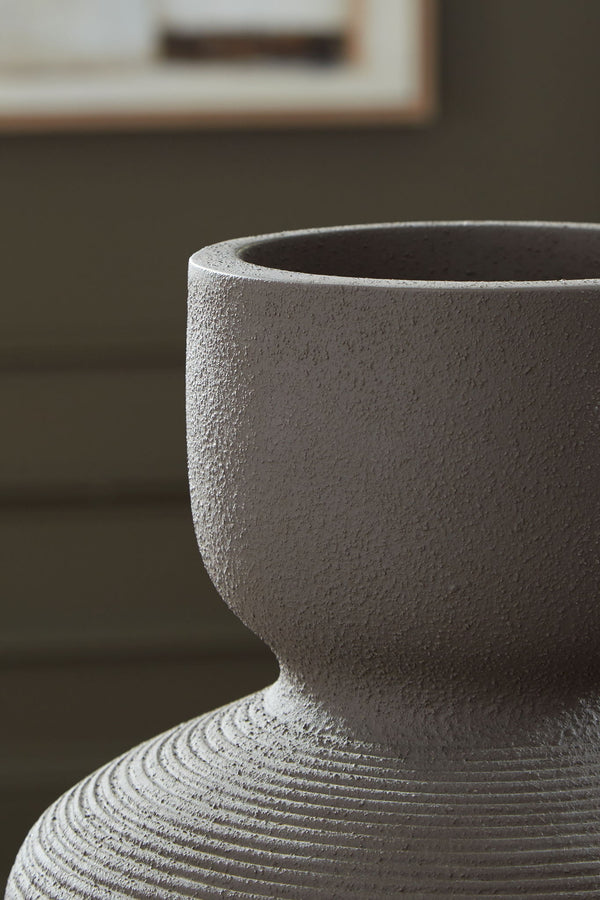 Dalsen - Vase #10"wx10"dx14"h