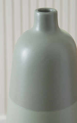 Peerland - Vase #6''wx6''dx19''h