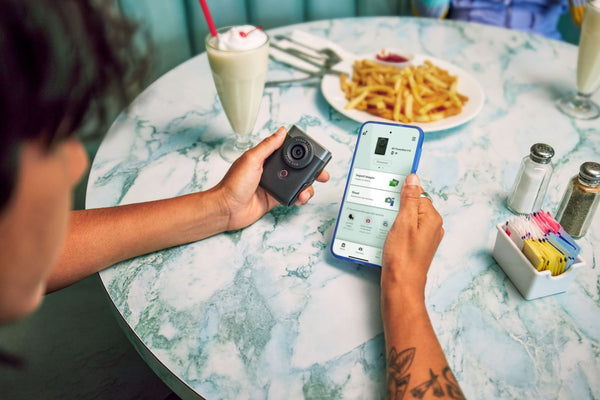 Canon - PowerShot V10 4K Video 20.9-Megapixel Digital Camera for Vloggers and Content Creators - Black