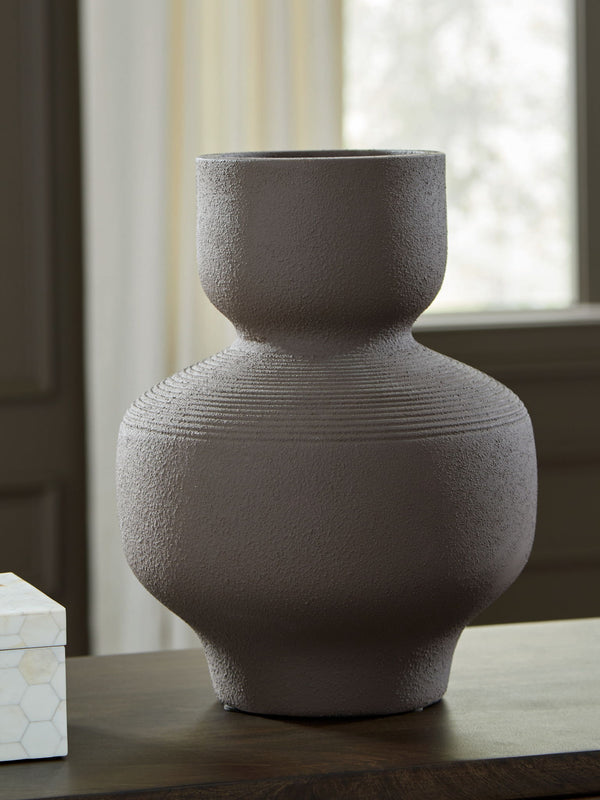 Dalsen - Vase #10"wx10"dx14"h