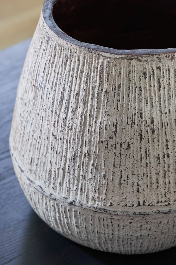 Claymount - Vase #10''wx10''dx10''h
