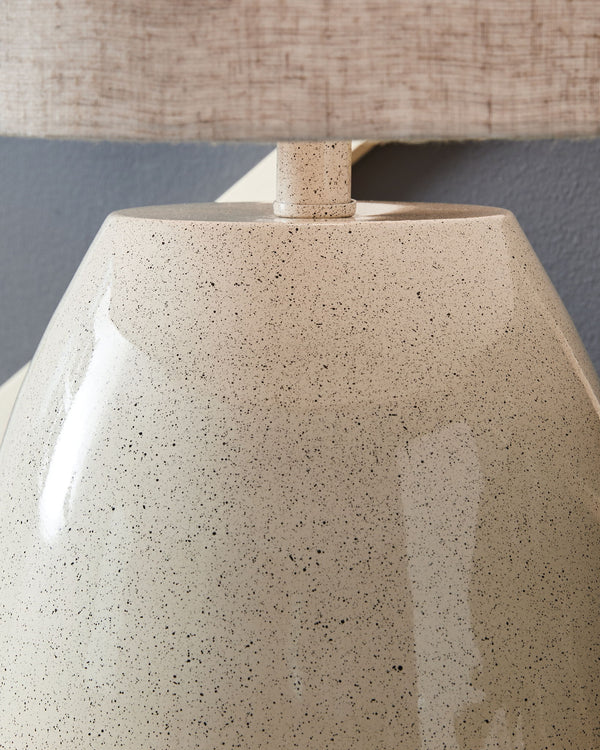Linas - Lámpara de Mesa Metálica - Crema / Beige