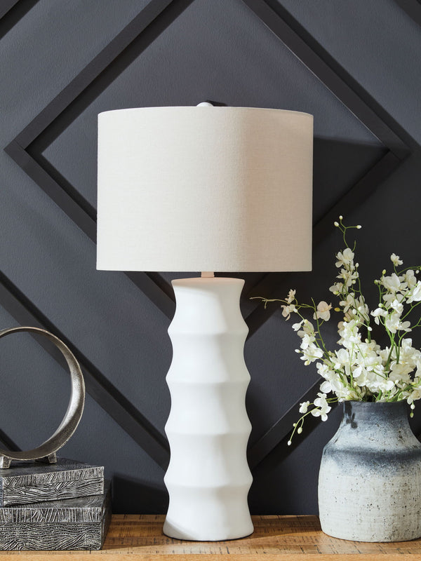 Veraleigh - Poly Lamp #tablelamps