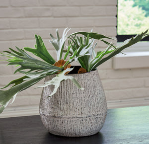 Claymount - Vase #10''wx10''dx10''h