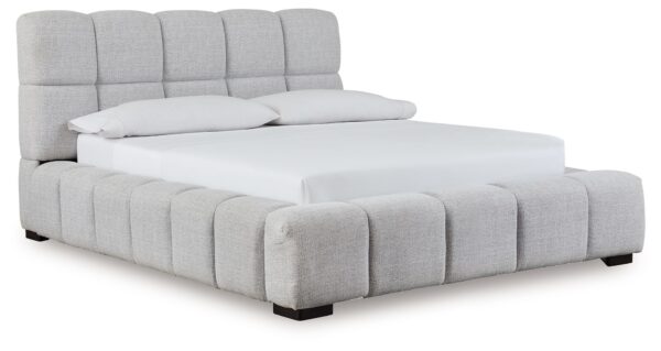 Grendusk - Light Gray - Queen Upholstered Bed